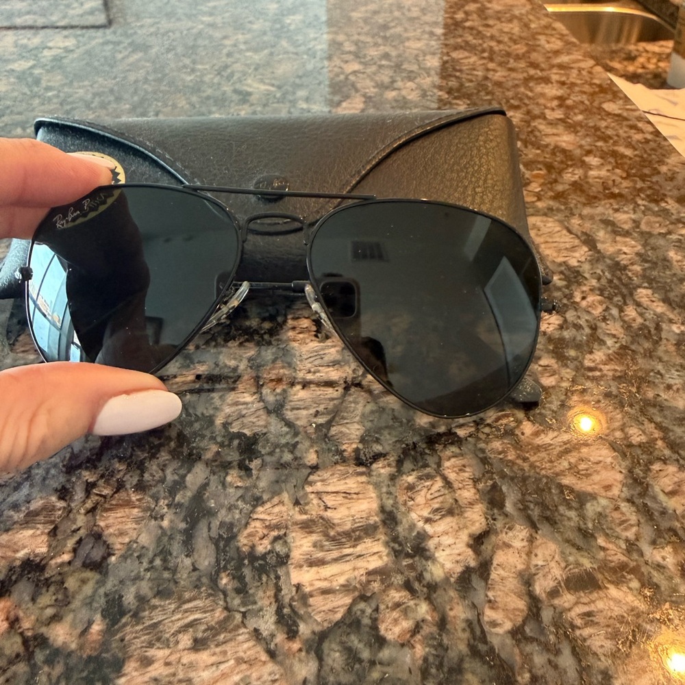Ray-Ban Classic Black Polarized Aviator Sunglasses - Picture 4 of 9